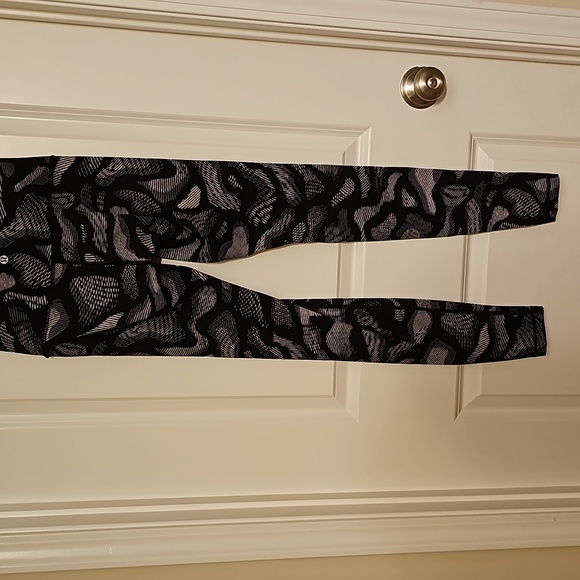 236. Lululemon Wunder Under Pant high rise - Picture 6 of 9